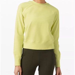 Lululemon Ready to Roll crew